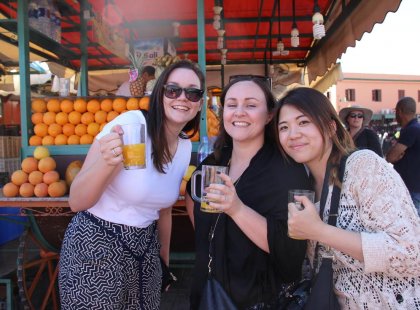 Morocco_Marrakech_smiling-traveller_orange-juice