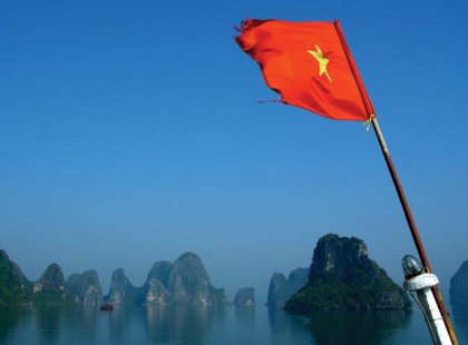 vietnam landscape halong flag ocean rocks view horizon scenic