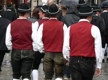 austria vienna lederhosen local men outfits traditional