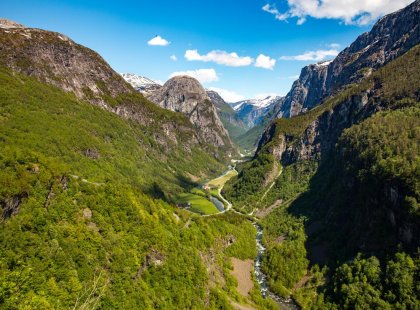 Intrepid Travel norway fjordlands valley