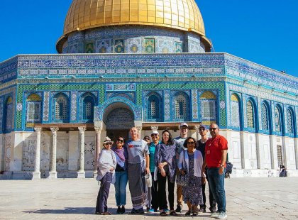 Group of travellers standing in front of Dome of the Rock, Al Aqsa Mosque, Jerusalem, Israel
