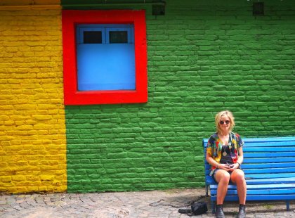 argentina_buenos-aires_colourful_girl