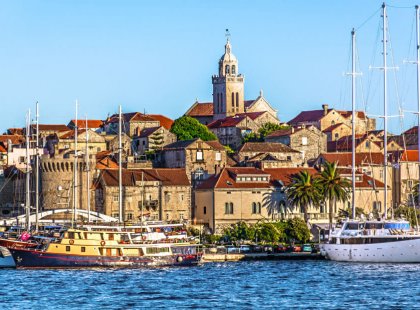 We spend two nights on the island of Korčula. Korčula’s Old Town, with its narrow walkways, adorned palaces, and outdoor cafés make it a perfect place to discover the laidback Mediterranean lifestyle.