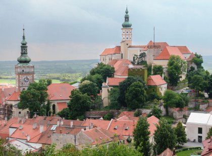 Mikulov Castle is situated in the wine-growing region of South Moravia's magnificent Pálava Nature Reserve.