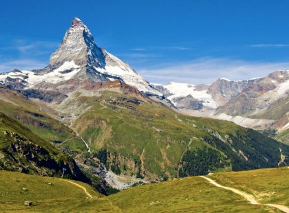 We spend two nights in Zermatt, located against the backdrop of the iconic Matterhorn. From here we take the Höhbalmen Trail, which offers some of the most impressive and famous panoramas in the Alps.