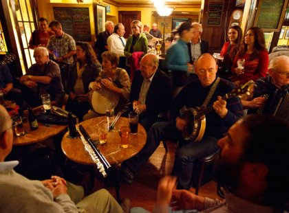 Evenings can be enjoyed at lively pubs where local musicians gather to play traditional tunes.