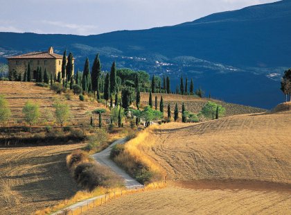 From Florence to Siena, we hike through some of Tuscany's most beautiful landscapes.