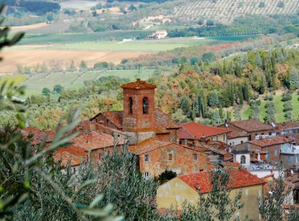 As we head toward Rome, we spend several nights in hilltop villages surrounded by beautiful rolling countryside; if you travel in autumn, verdant hills are complimented by forests burnished with glorious red and yellow foliage.