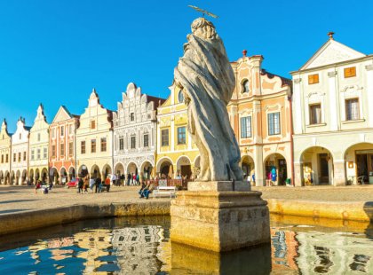 Telč, a UNESCO town, is our home base for two nights. Telč square has retained the same appearance for centuries with its wonderful Renaissance architecture.