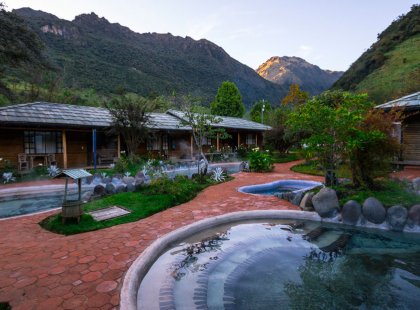 Perched in a high Andean valley, Termas Papallacta Resort offers us opportunities to hike in an ecological reserve and luxuriate in its hot springs.