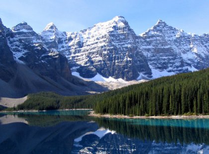 Hiking in the Canadian Rockies is the perfect adventure for those seeking grand mountain scenery.