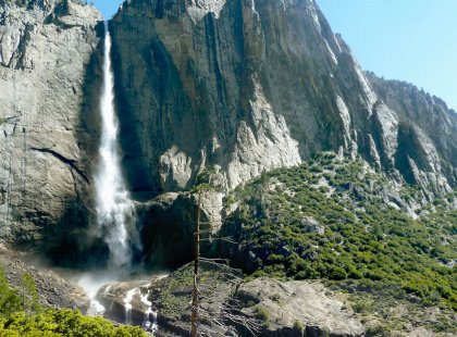 Yosemite is renowned for its cascading waterfalls and soaring granite peaks.