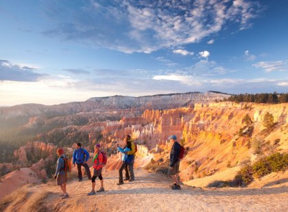 Panoramic views of the Bryce Canyon amphitheater