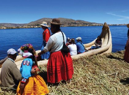 peru lake titicaca uros island boat