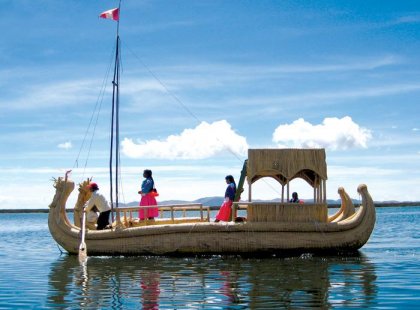 peru lake titicaca boat