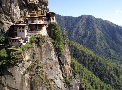 bhutan tigers nest paro valley cliff ancient temple