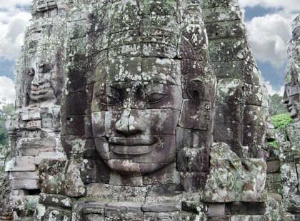 Angkor wat temple face