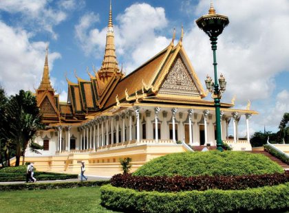 cambodia phnom pehn royal palace indochina gold white