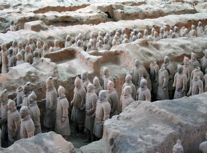 china_xian_terracotta-army-soldiers