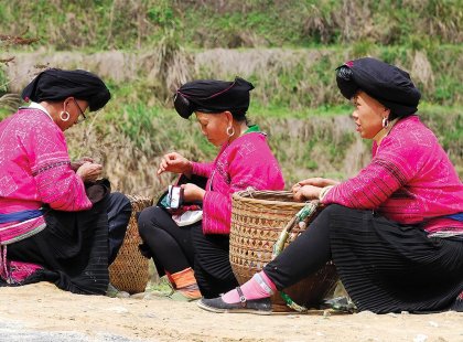 China, Longji Rice Terraces, Zhuang ladies sewing