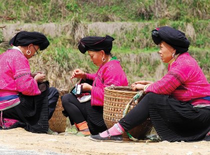 China, Longji rice terraces, Zhuang ladies sewing, Photo by Lucy Dawson