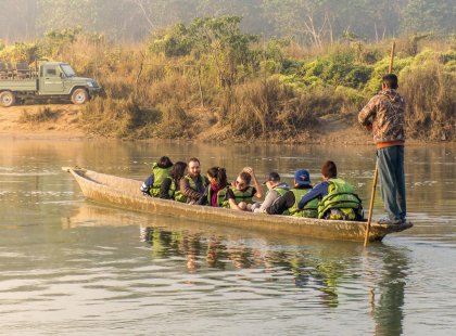 GIRK_india_nepal_chitwan-national-park_canoe