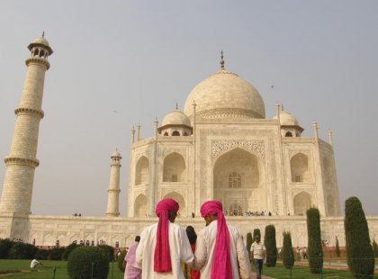 india agra taj_ mahal pink turbans