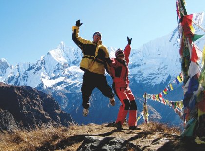 HNXE nepal base camp trek celebrating tourists hike jumping
