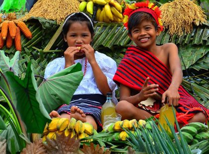 Phillippines, local children and fruit