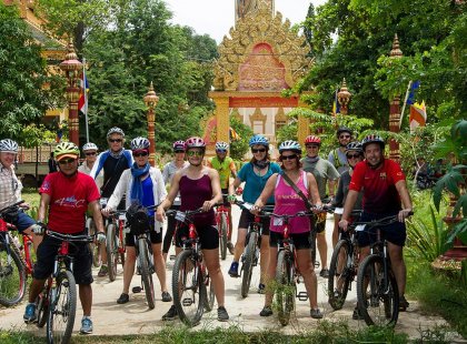 Cycle through Thailand with a group of fellow cyclists
