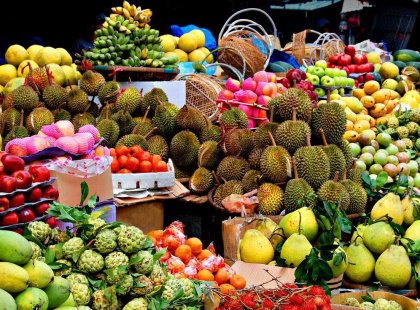 Browse the local markets for vegan produce in Thailand
