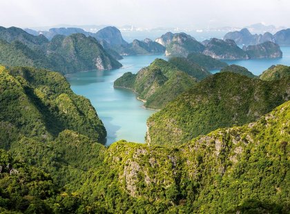 Vietnam_Cat-Ba-Island_Aerial-view