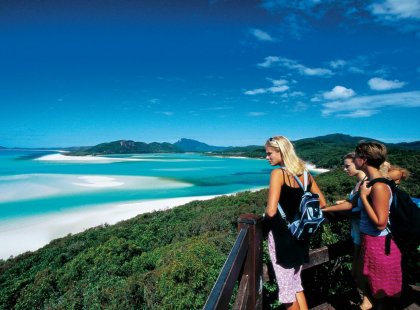 PVOS_queensland_whitsunday-islands_whitehaven-beach_travellers