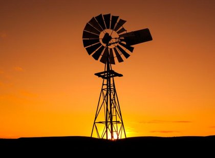 australia_sa_flinders-ranges_windmill