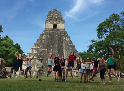 Guatemala Tikal jumping