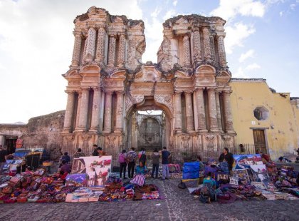 Intrepid Travel GUATEMALA ANTIGUA ARTISAN MARKETS OUTSIDE RUINS