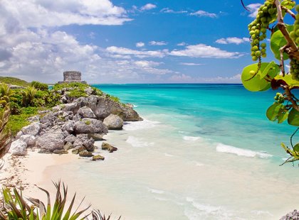 Mexico, Tulum, Mayan ruins on cliff top