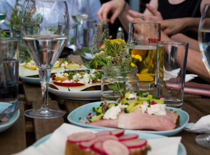 Austria_Vienna_Lunch_Flower_Al-fresco