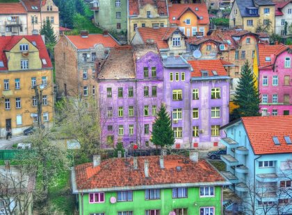 bosnia_sarajevo_village-colourful-buildings