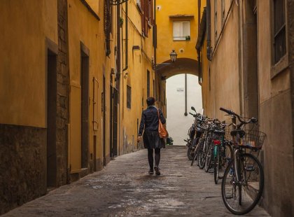 Walk through the beautiful streets and laneways of Florence, Italy