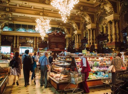 Russia_Moscow_Food-Hall_Shop