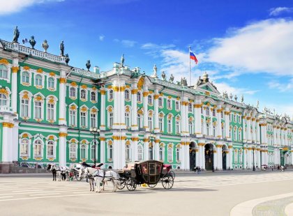 russia_saint-petersburg_winter-palace-square