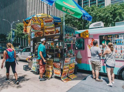USA_New_York_City_hot_dog_street_food