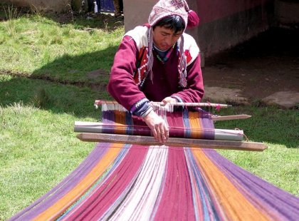 peru local weaving