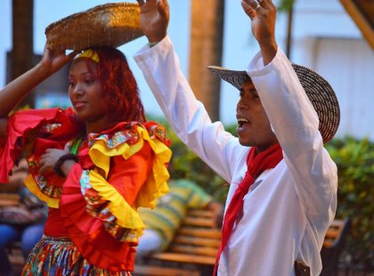 colombia cartagena dancing locals colourful