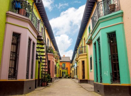 GSCH_colombia_bogota_colourful-house_street