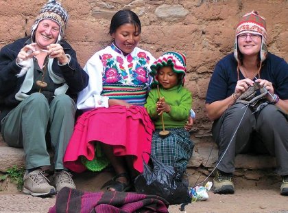peru_amantani_island_knitting