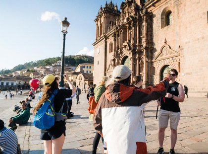 GSES-peru-unearthed-cusco-tour-leader-cathedral