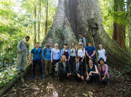 GSAI-essential-peru-amazon-jungle-group-hiking