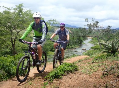 Discover the breathtaking “Valley of a Thousand Hills” via a network of fun single track and backroads that link several villages in the heartland of the Zulu.